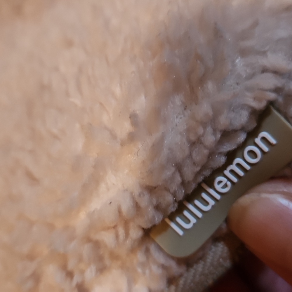 Lululemon Athletica Tan Sherpa Belt Bag - Picture 11 of 11